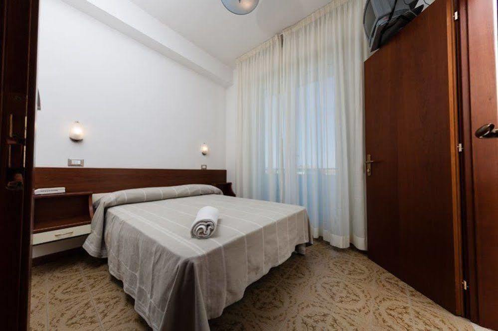 Hotel Sayonara سينِغاليا المظهر الخارجي الصورة